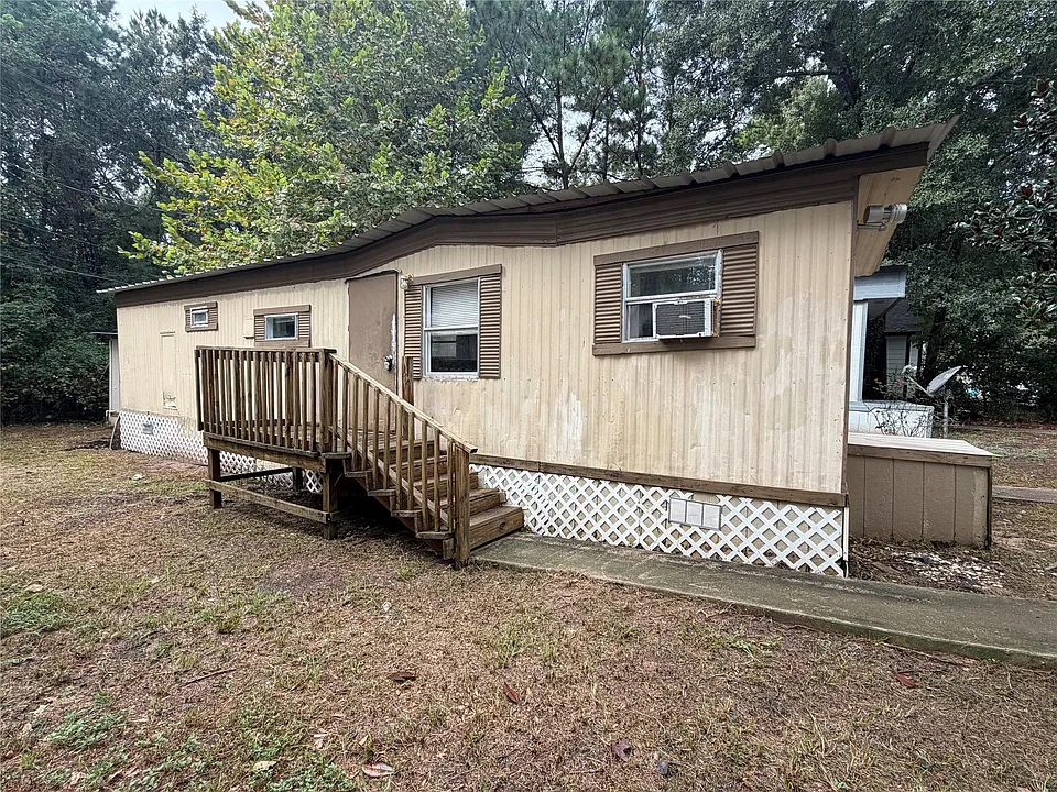 914 Queenswood