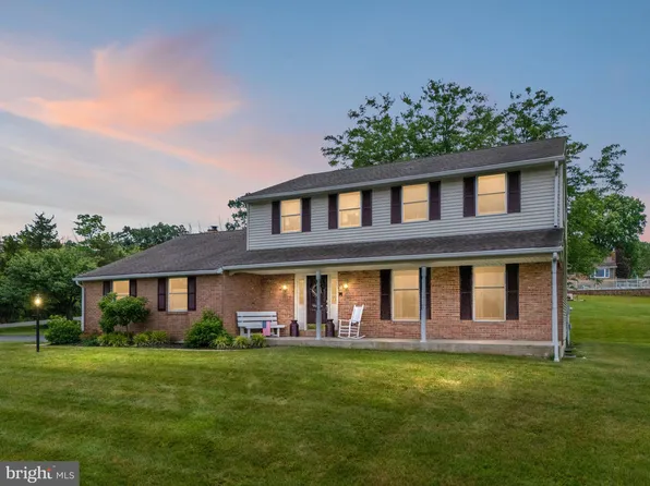 610 Liberty Bell Dr, Gilbertsville, PA 19525