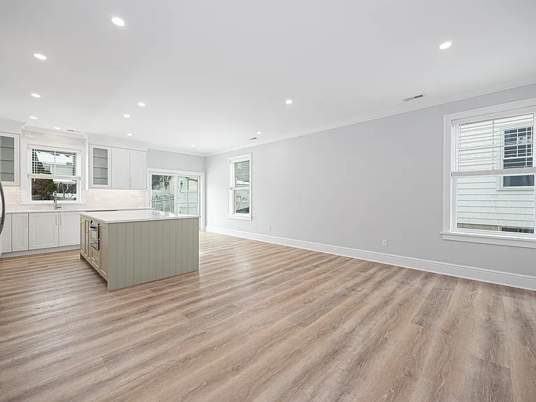 6 Edgewood St — Photo 6