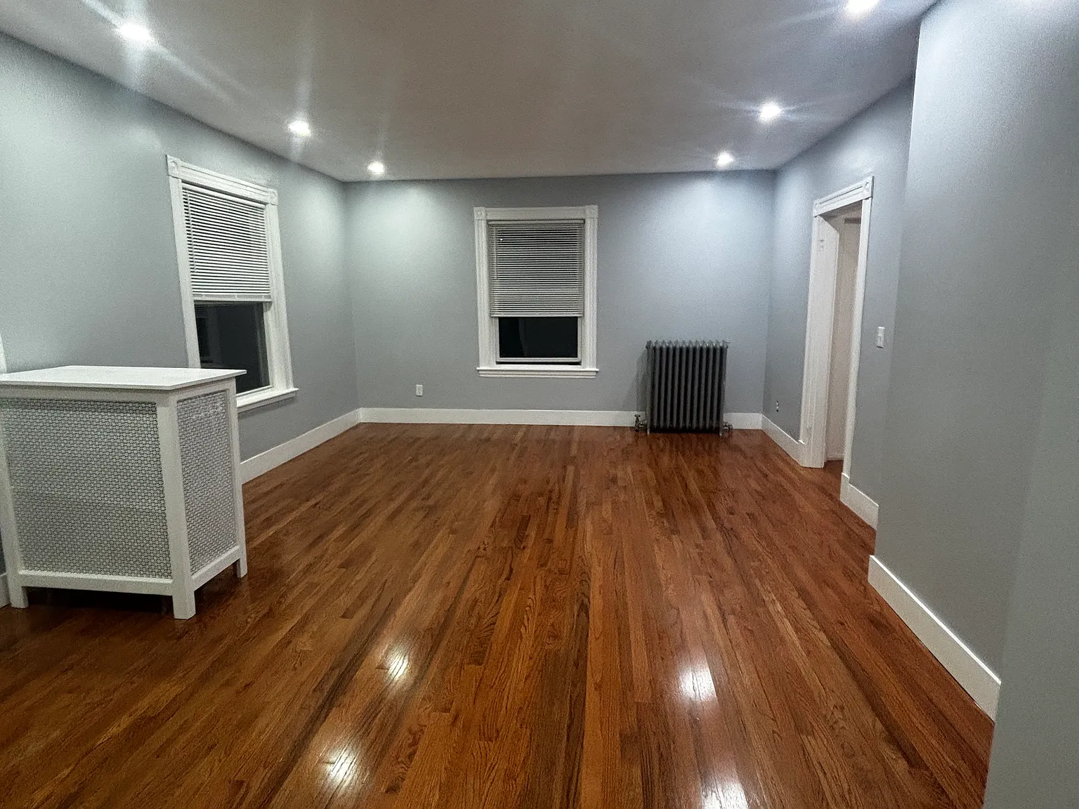 4 bed, 1.5 bath, 1198 sqft, $3,200 — Photo 2