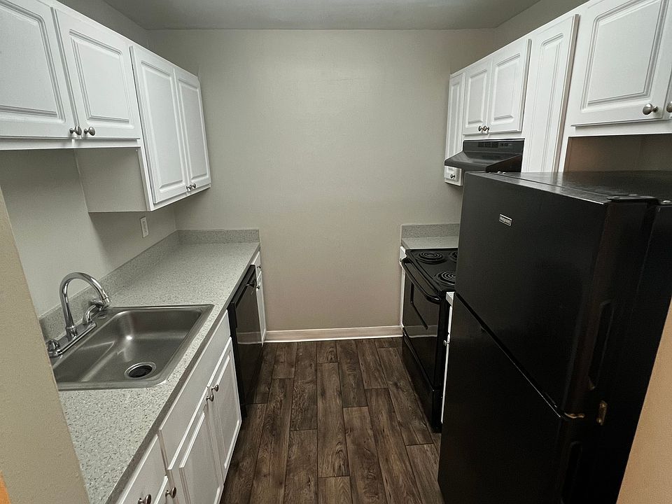 1st image of 42 Glades Cir Floor 42