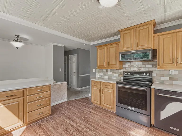 291 Hawthorne Rd — Photo 12
