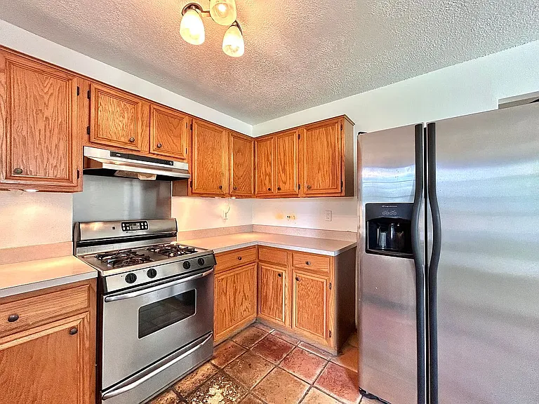 806 Minturn Ln — Photo 8