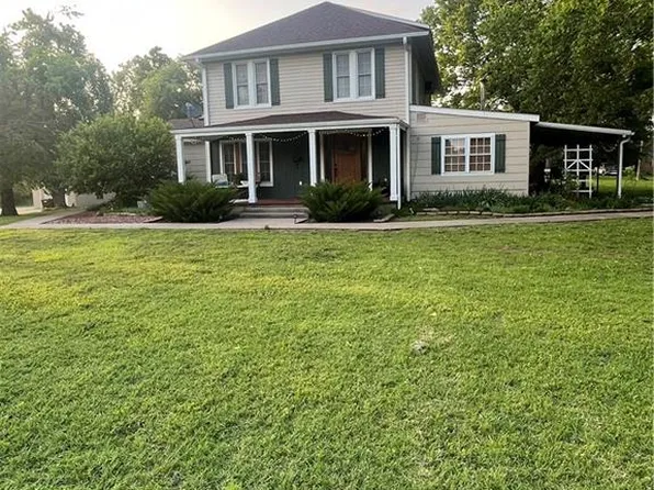 919 N 2nd St, Humboldt, KS 66748