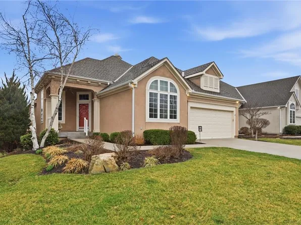 11813 S Hallet St, Olathe, KS 66062