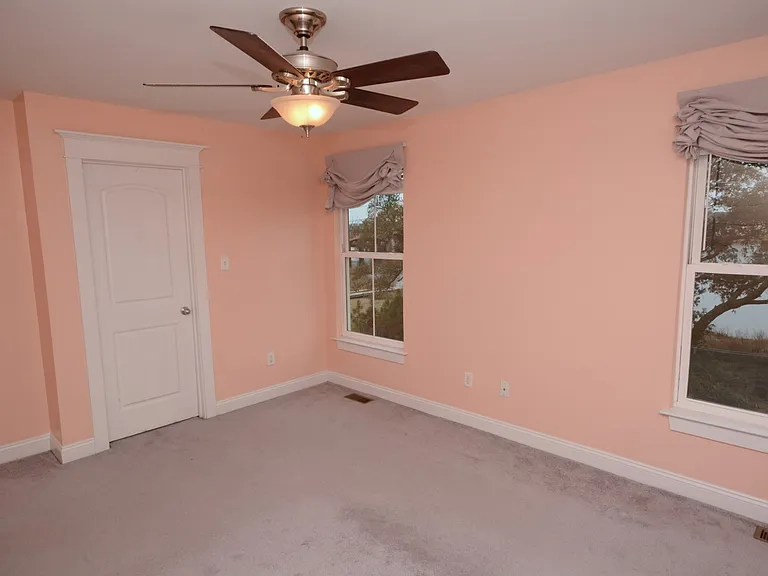 4116 Pretty Lake Ave — Photo 13