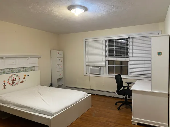 7 Pocono Rd, Worcester, MA 01605