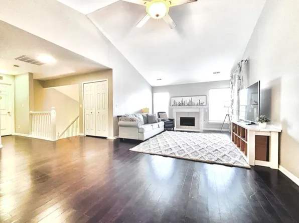 3633 Tremonte Cir S, Rochester, MI 48306