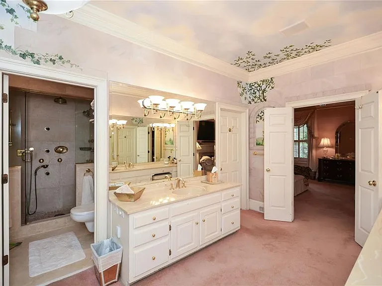 1640 Lazy River Ln — Photo 39