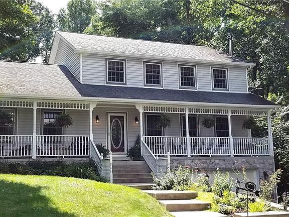 3rd image of 133 Woodhaven Ln