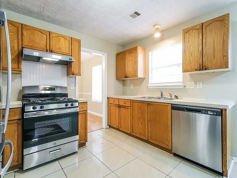 1280 Kilgore Rd — Photo 8