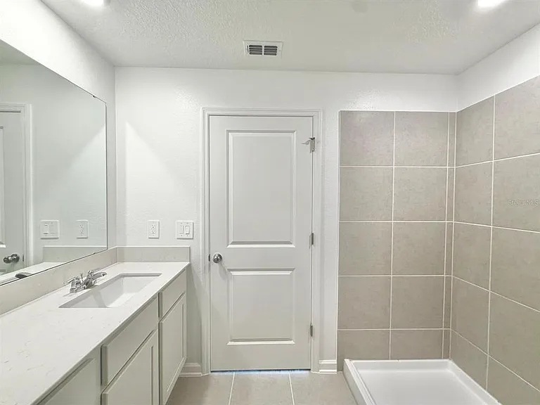 4746 Katrina Dr — Photo 14