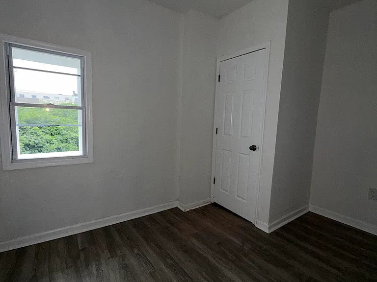 6125 Glenmore Ave #1 — Photo 7