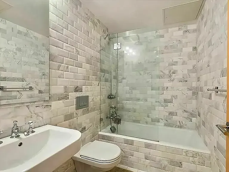 154 W 70th St #4E — Photo 10