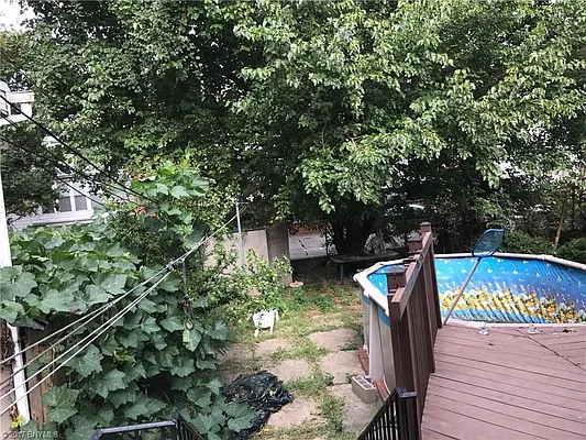 Sold by Ben Bay Realty of Marine Park  | media 6