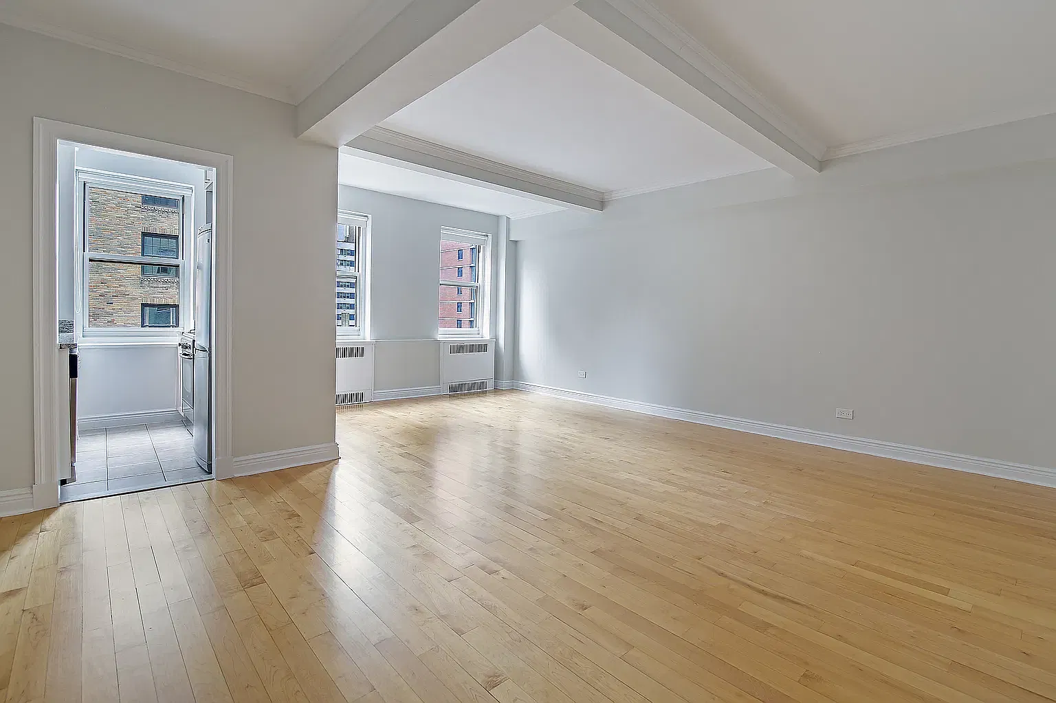 20 Park Ave — Photo 3