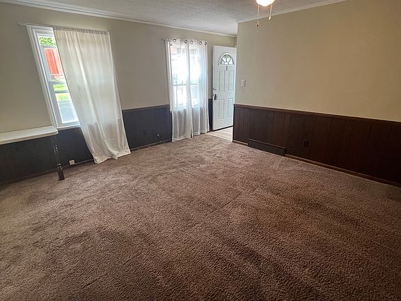 4th image of 64 Willow Dr #3