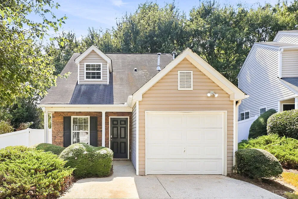 3 bed, 2.5 bath, 1365 sqft, $2,150 — Photo 1