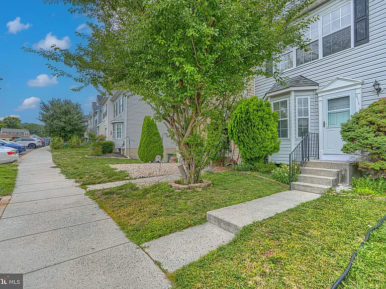 3818 Swift Run Dr — Photo 1