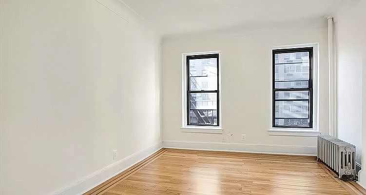 1st image of 1606 1st Ave #3V