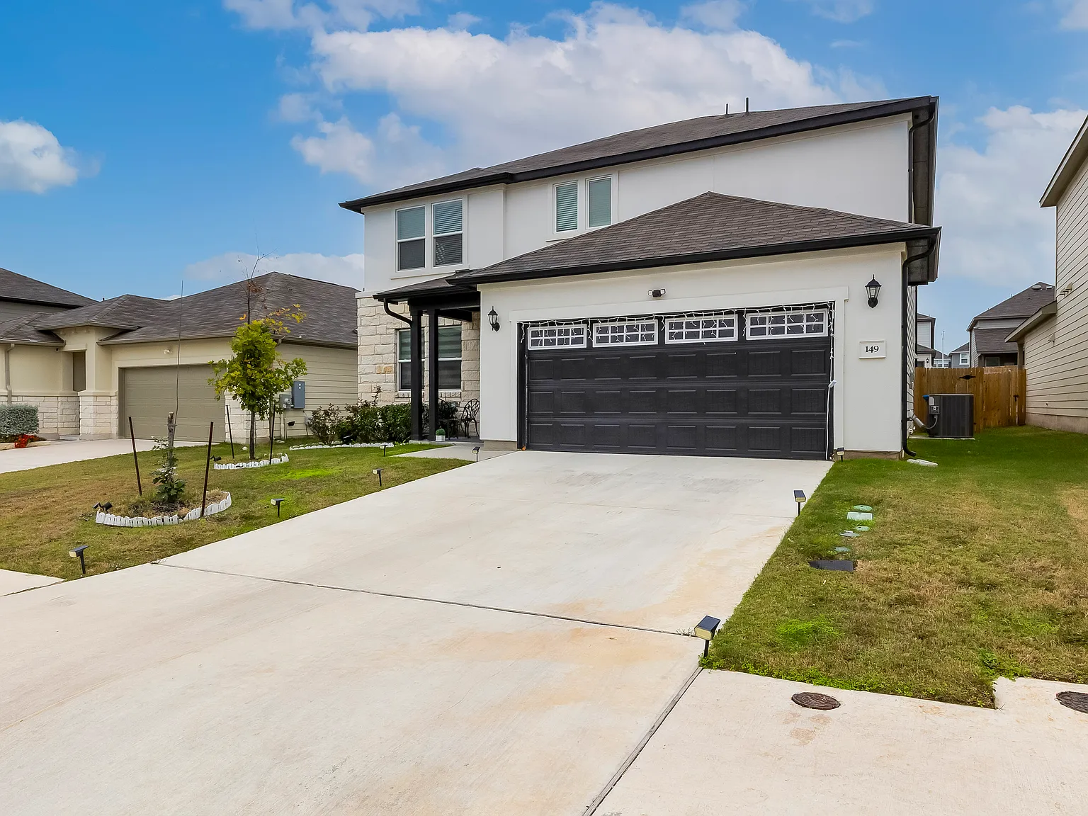 4 bed, 2570 sqft, $2,499 — Photo 3