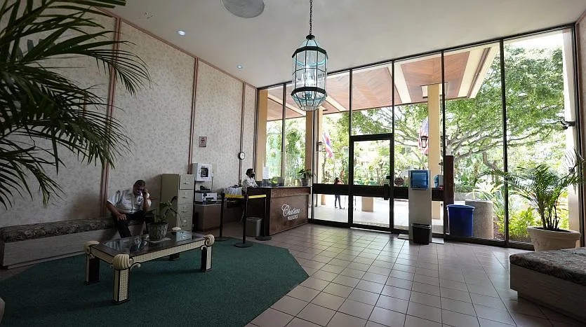Chateau Waikiki #2602 - 1 — Photo 4