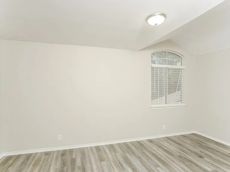 121 Yeager Cir — Photo 15