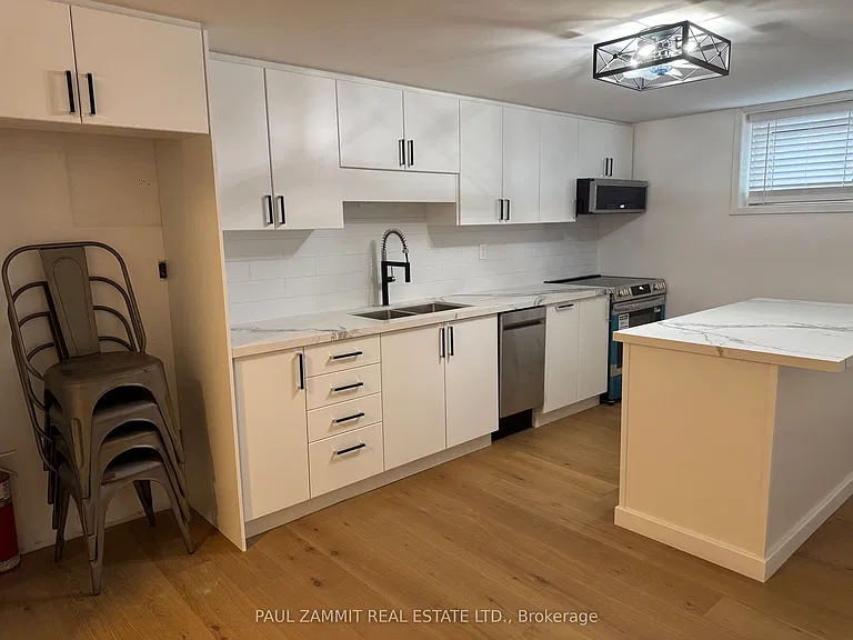 329 Green St #3 — Photo 2