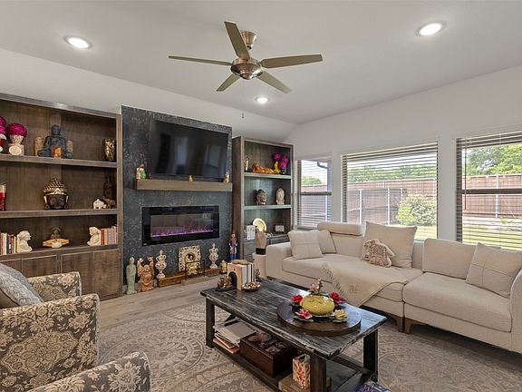 2nd image of 3024 Beau Daniel Dr