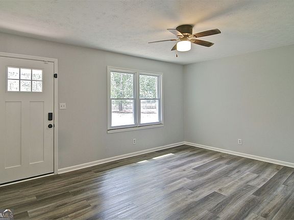 2nd image of 3939 Morris Cir