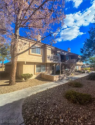 1600 N Torrey Pines Dr #102 Photo 1