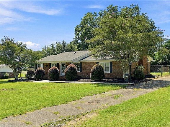 2nd image of 109 Griffin Cir