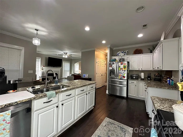 819 Stargard Ct — Photo 12