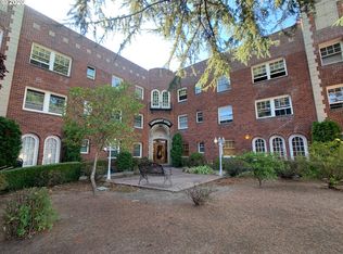 711 NE Randall Ave APT 302, Portland, OR 97232