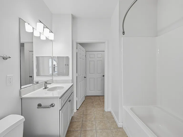 White Oak — Photo 8