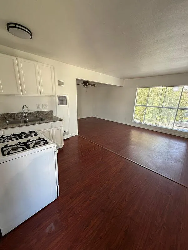 2 bed, 1.0 bath, 650 sqft, $2,150 — Photo 1