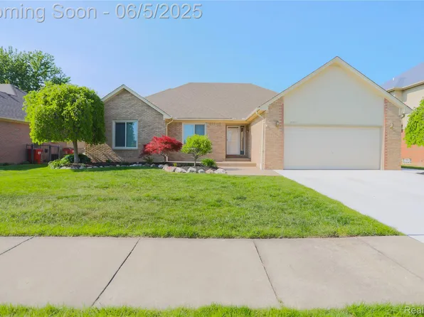 21595 Sabrina Dr, Macomb, MI 48044