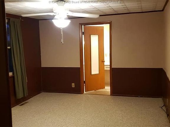 3rd image of 4611 Country Club Blvd