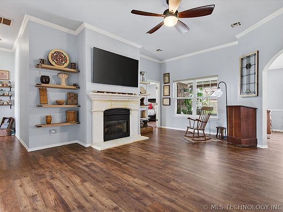 4th image of 1909 Richmond Dr