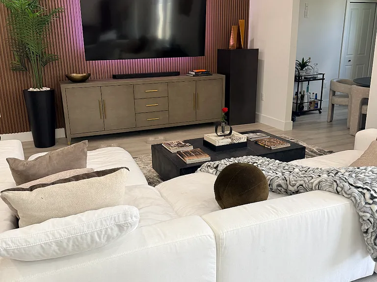 2143 W Saint Conrad St — Photo 11