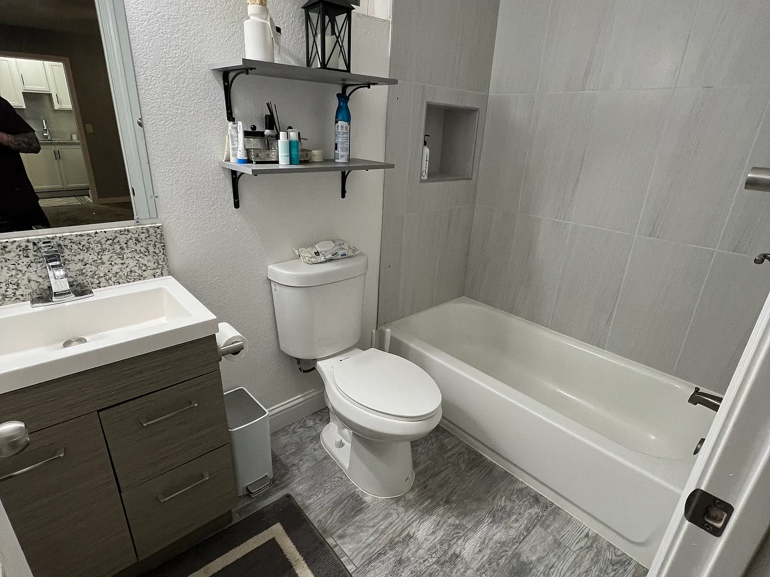 Studio, 2800 sqft, $1,000 — Photo 4