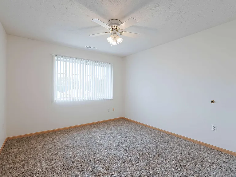 Park Ridge Apartments — Photo 24