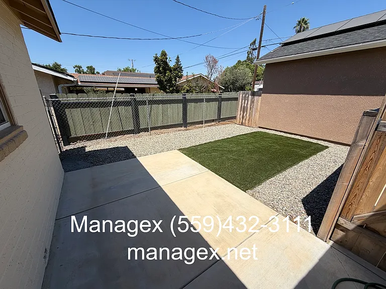 335 Oxford Ave — Photo 16