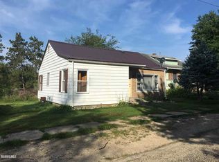 219 Calumet St, Savanna, IL 61074