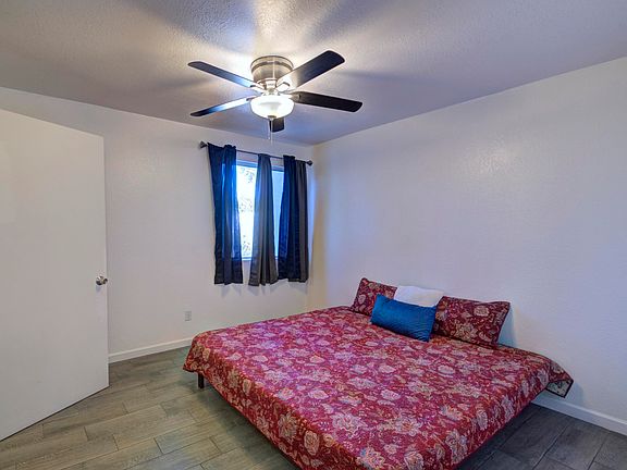 4th image of 842 S Langley Ave Unit 208