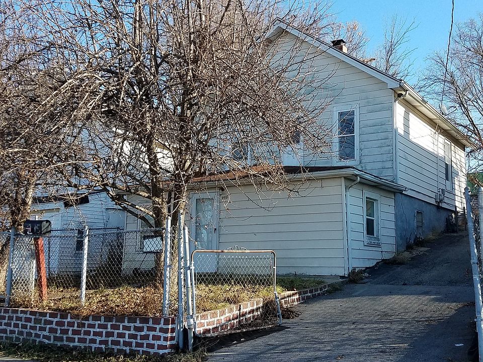 1st image of 215 N Lincoln Ave