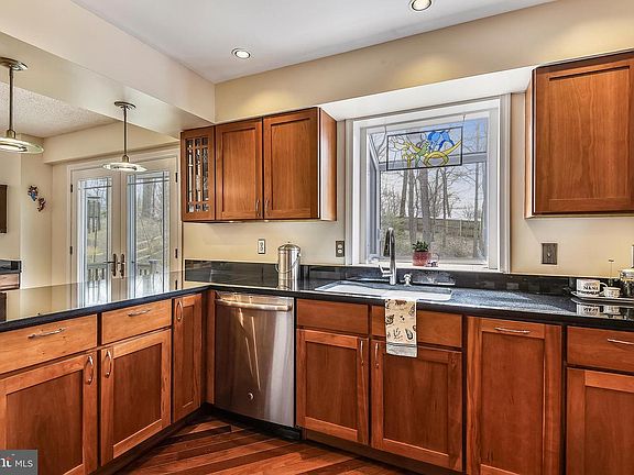 4th image of 3505 Forsythia Ln