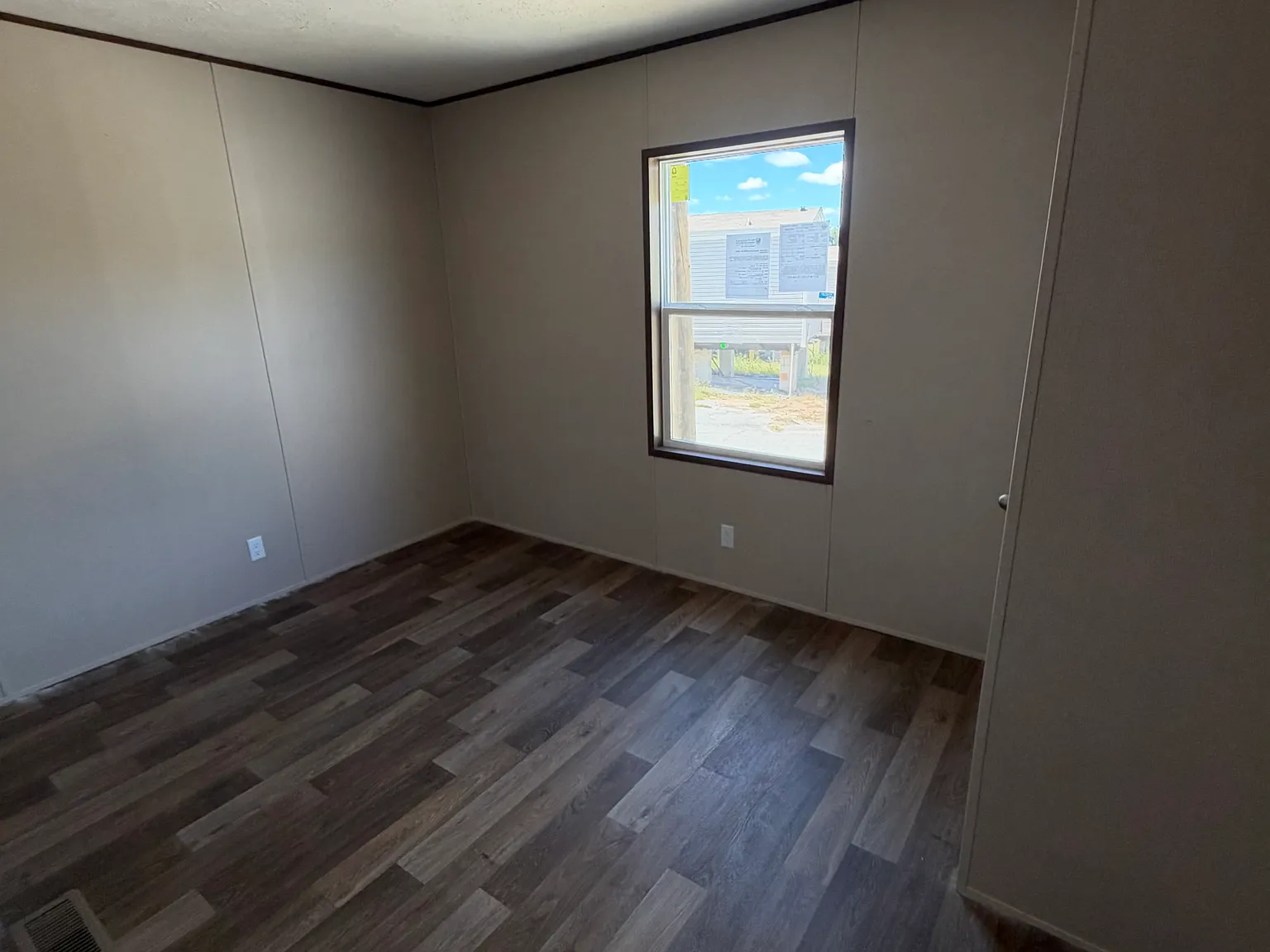 2 bed, $1,100 — Photo 2