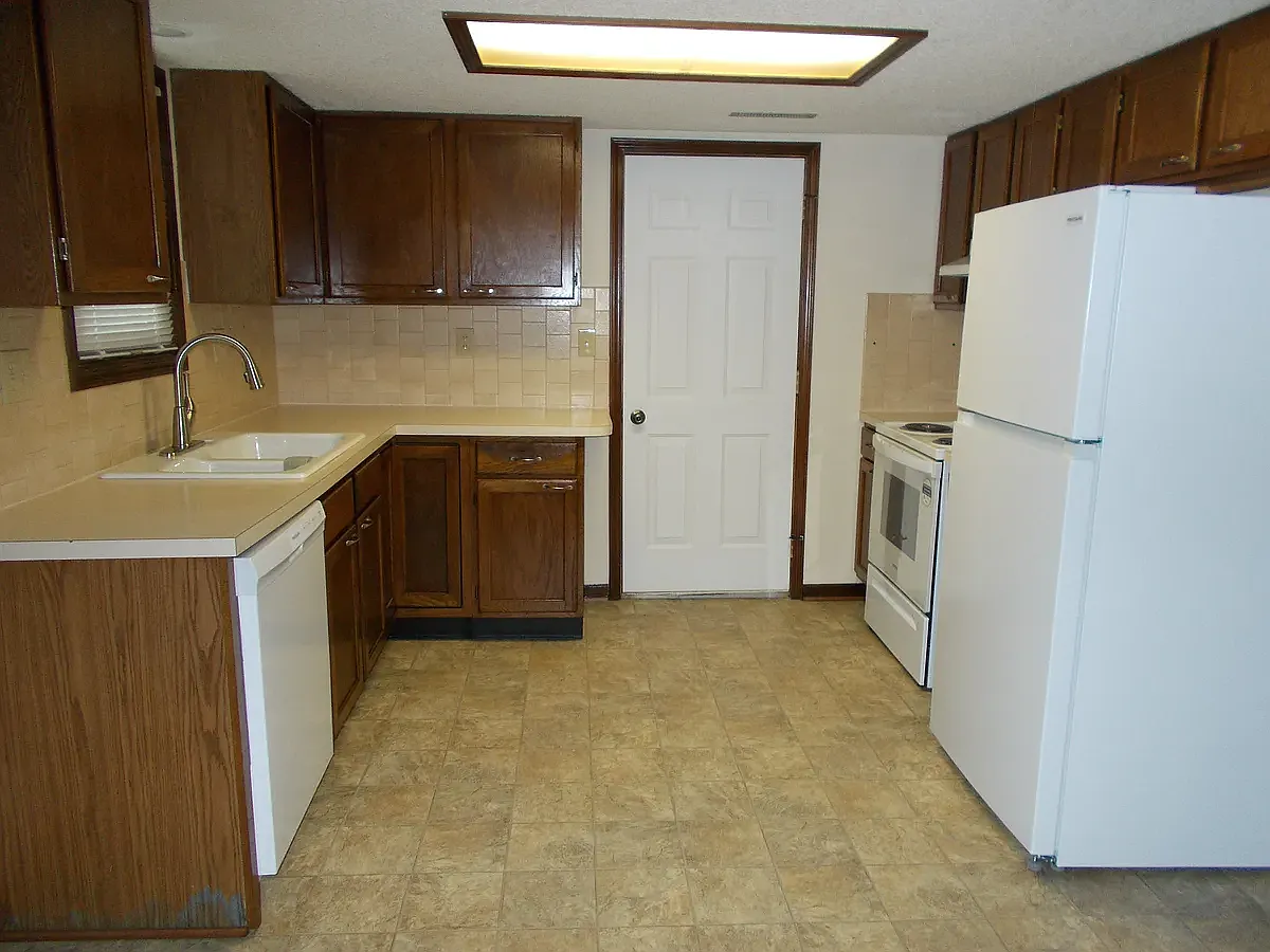 2 bed, 1000 sqft, $1,625 — Photo 2
