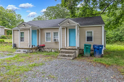 1022 Wood St Photo 1